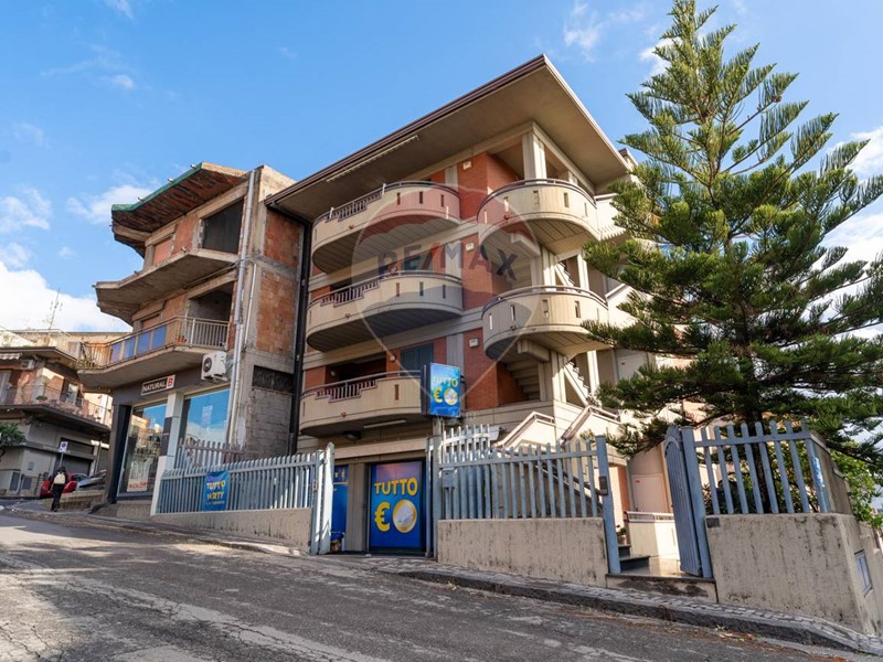Quadrilocale in Vendita a Adrano, 130'000&euro;, 120 m²