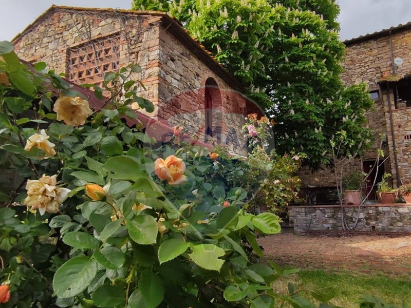 Rustico in Vendita a Barberino Tavarnelle, 590'000€, 270 m²