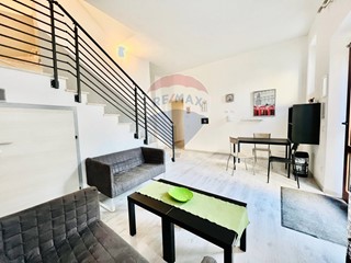 Casa Semi Indipendente in Vendita a Campi Bisenzio, 213'000€, 104 m²