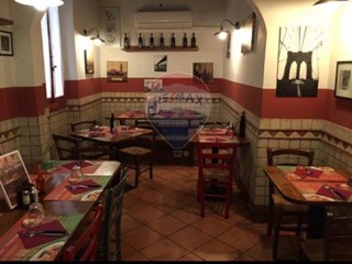 Attività commerciale in Vendita a Firenze, 160'000€, 60 m²