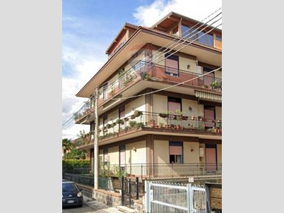 Appartamento in Vendita a Fiumefreddo di Sicilia, 83'000&euro;, 135 m²