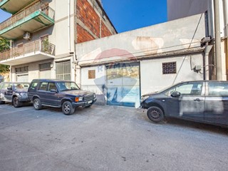 Laboratorio in Vendita a Catania, 225'000€, 385 m²