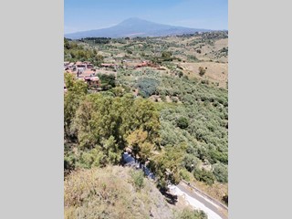 Terreno agricolo in Vendita a Motta Sant'Anastasia, 248'000€, 47545 m²