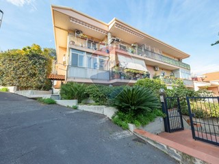 Appartamento in Vendita a Aci Catena, 167'000€, 121 m²