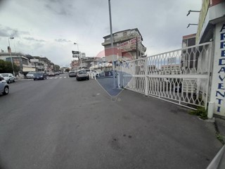 Immobile commerciale in Vendita a Gravina di Catania, 149'000€, 400 m²