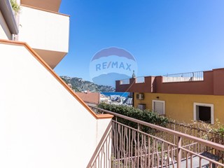 Bilocale in Vendita a Giardini Naxos, 169'000€, 72 m²