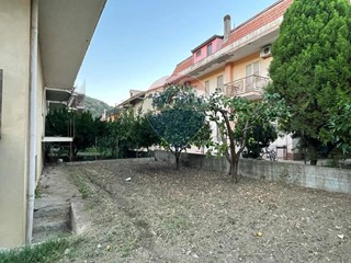 Casa Indipendente in Vendita a Francavilla di Sicilia, 195'000€, 300 m², con Box