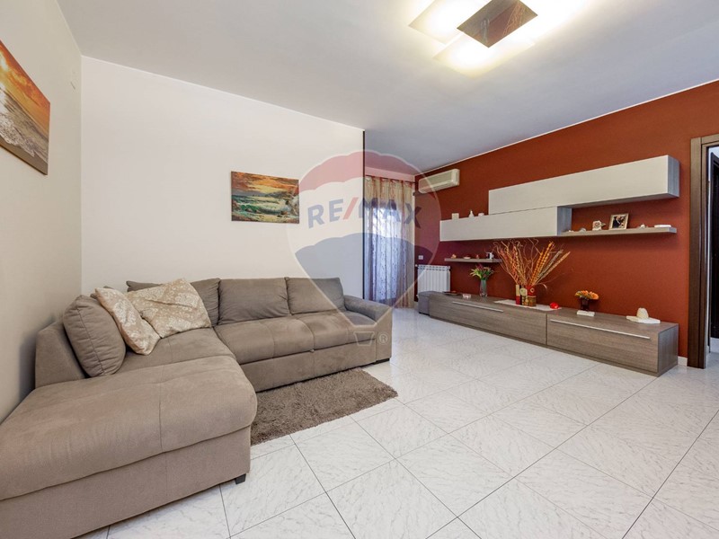 Bilocale in Vendita a Catania, 103'000&euro;, 68 m²