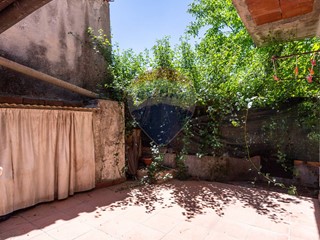 Casa Indipendente in Vendita a Francavilla di Sicilia, 37'000€, 150 m²