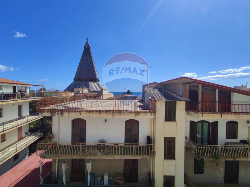 Trilocale in Vendita a Giardini Naxos, 100'000€, 81 m²