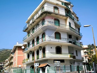 Trilocale in Vendita a Giardini Naxos, 110'000€, 98 m²