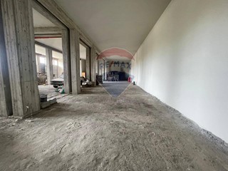 Capannone in Affitto a Camporotondo Etneo, 3'500€, 1000 m²