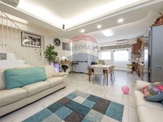 Appartamento in Vendita a San Pietro Clarenza, 209'000€, 145 m²