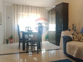 Appartamento in Vendita a Catania, 98'000&euro;, 111 m²