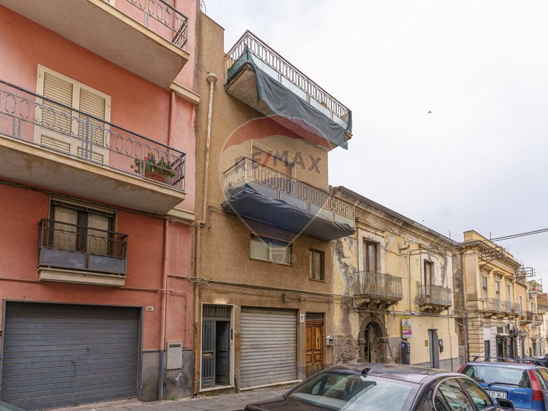 Casa Indipendente in Vendita a Biancavilla, 98'000&euro;, 224 m²
