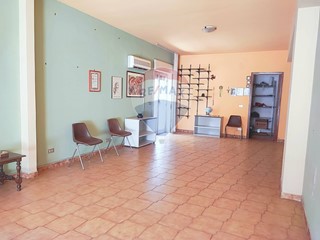 Ufficio in Vendita a Gaggi, 60'000€, 52 m²