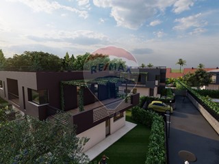 Quadrilocale in Vendita a San Pietro Clarenza, 295'000€, 130 m²