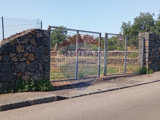 Terreno edificabile in Vendita a Belpasso, 75'000€, 700 m²