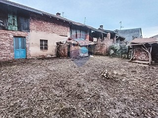 Rustico in Vendita a Palestro, 17'500€, 137 m²