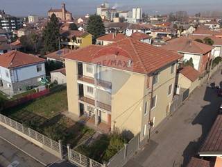 Casa Semi Indipendente in Vendita a Robbio, 128'000€, 322 m²