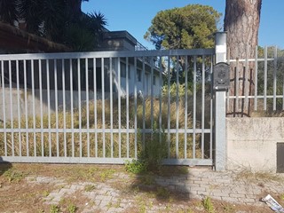 Immobile commerciale in Vendita a San Benedetto del Tronto, 150'000€, 332 m²