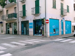 Immobile commerciale in Vendita a San Benedetto del Tronto, 64 m²