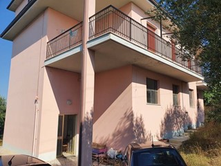 Casa Indipendente in Vendita a San Benedetto del Tronto, 270'000€, 360 m²