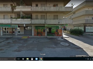 Immobile commerciale in Vendita a Martinsicuro, 120'000€, 160 m²
