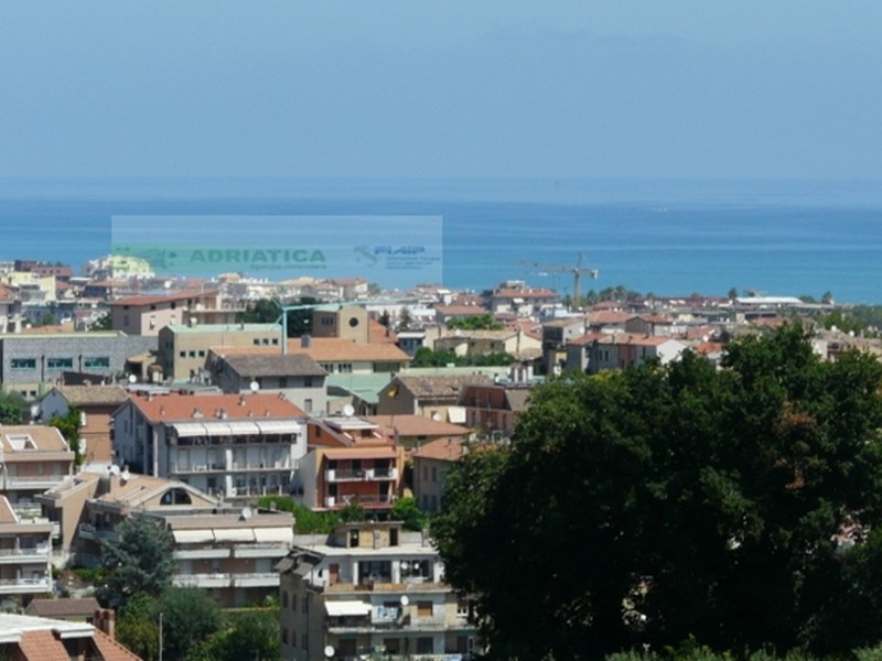 Terreno edificabile in Vendita a San Benedetto del Tronto, 350'000€, 2200 m²