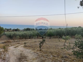 Terreno agricolo in Vendita a Mattinata, 29'000€, 2175 m²