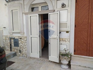 Monolocale in Affitto a Mattinata, 370&euro;, 35 m²