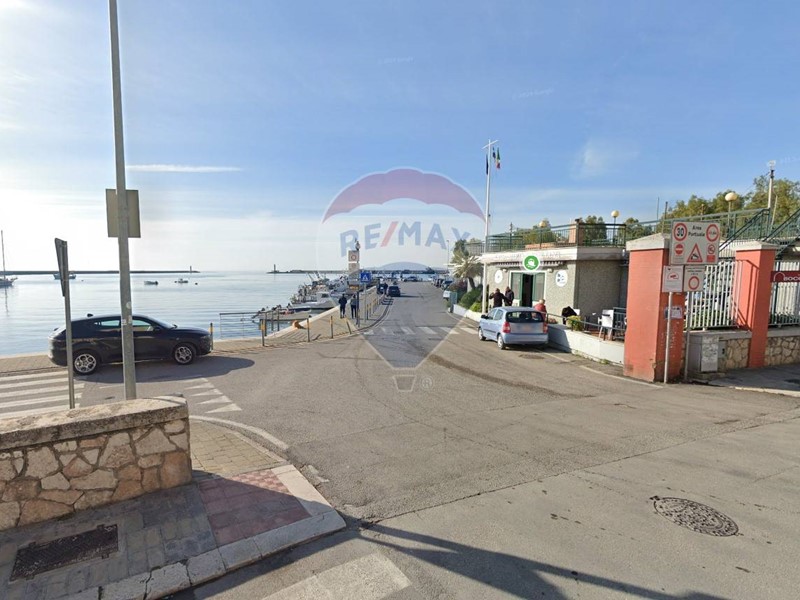 Laboratorio in Vendita a Manfredonia, 28'000€, 65 m²