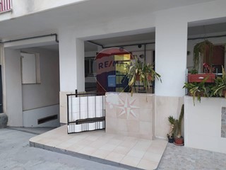 Quadrilocale in Vendita a Mattinata, 105'000€, 103 m²