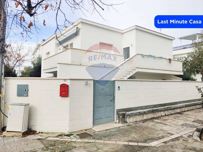 Villa in Vendita a Manfredonia, 496'000€, 205 m²