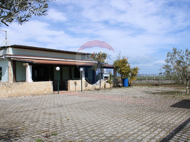 Rustico in Vendita a Manfredonia, 77'500€, 110 m², con Box