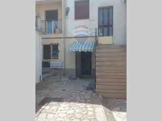 Casa Indipendente in Vendita a Rocchetta Sant'Antonio, 25'000&euro;, 70 m²