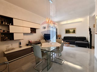 Appartamento in Vendita a Manfredonia, 259'000€, 117 m²