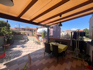 Casa Indipendente in Vendita a Rosignano Marittimo, 199'000€, 114 m²