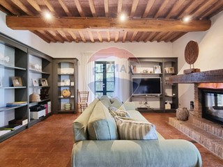 Rustico in Vendita a Guardistallo, 1'150'000€, 230 m²