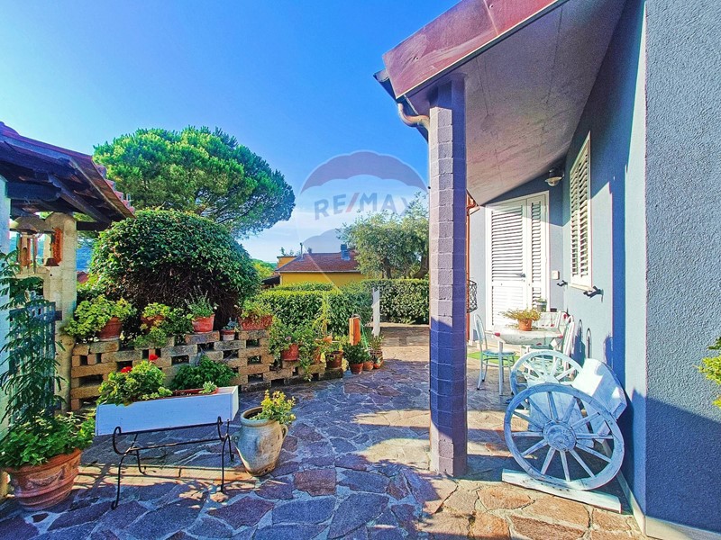 Villa in Vendita a Castellina Marittima, 328'000€, 130 m²