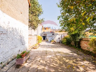 Appartamento in Vendita a Viadana, 180'000€, 300 m²