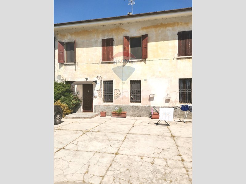 Casa Semi Indipendente in Vendita a Ceresara, 110'000&euro;, 170 m²