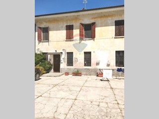 Casa Semi Indipendente in Vendita a Ceresara, 110'000&euro;, 170 m²