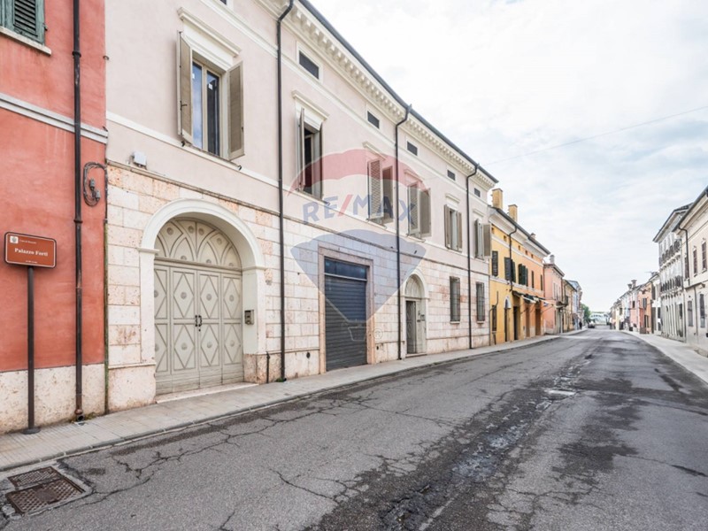 Casa Semi Indipendente in Vendita a Bozzolo, 159'000&euro;, 500 m², con Box