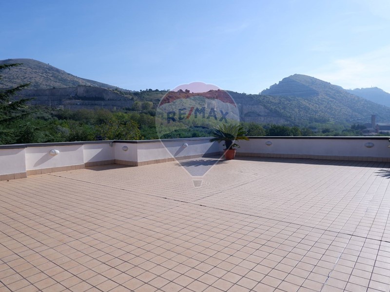 Quadrilocale in Vendita a Caserta, 180'000€, 117 m²