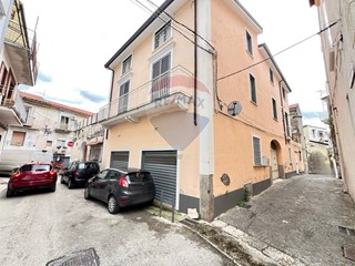 Casa Indipendente in Vendita a Bellona, 159'000€, 232 m²