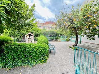 Villa in Vendita a Vitulazio, 259'000€, 367 m²