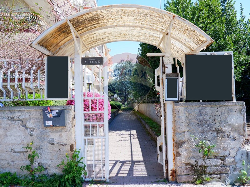 Trilocale in Vendita a Caserta, 210'000€, 97 m²