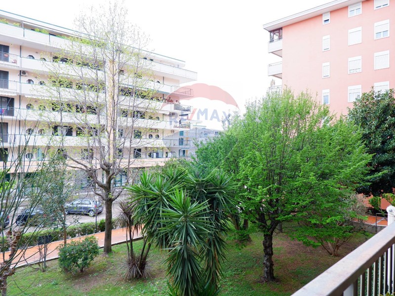 Appartamento in Vendita a Caserta, 340'000€, 160 m²