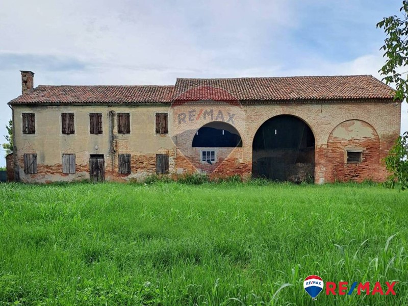 Attività commerciale in Vendita a Conselve, 215'000€, 600 m²